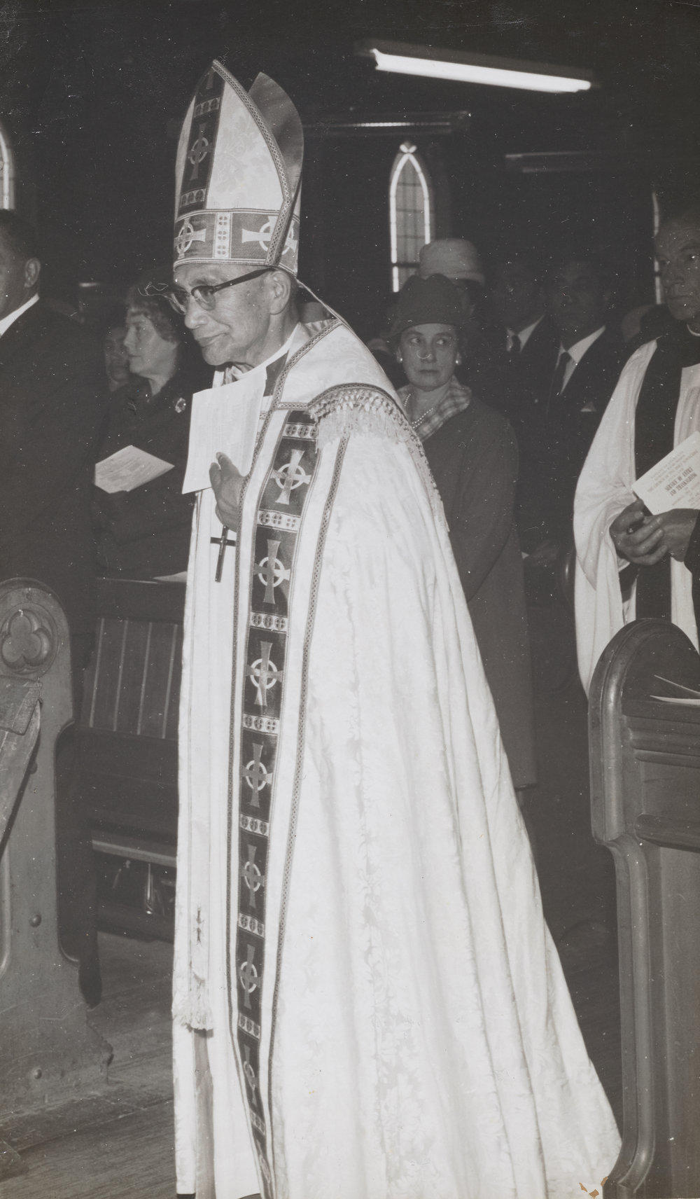 Bishop Wireuma Panapa wearing cope
