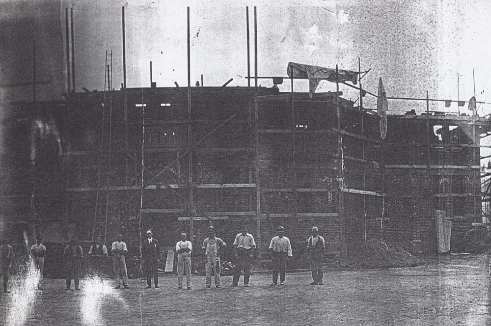 Te Aute College construction of large brick building