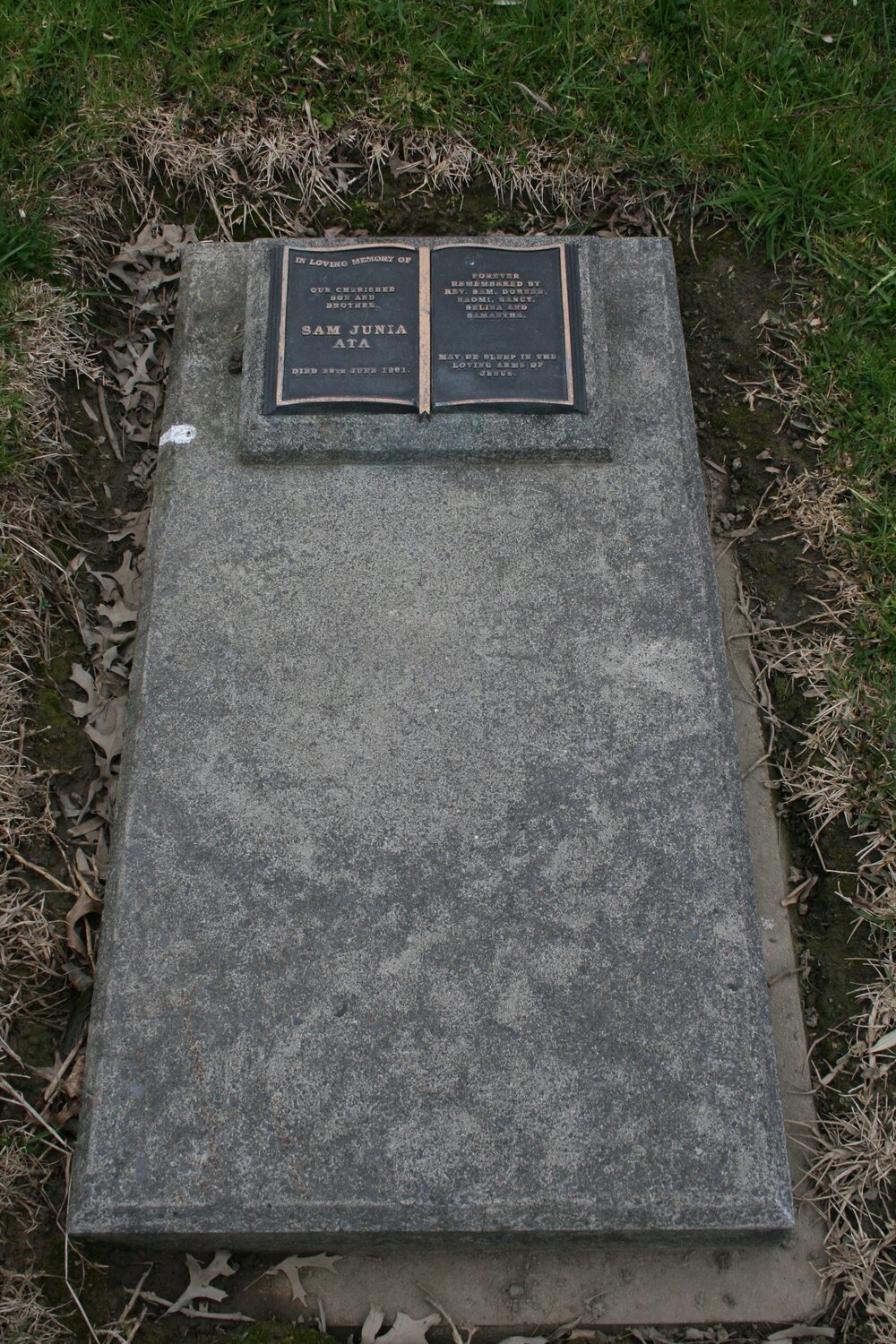 Sam Junia Ata Grave