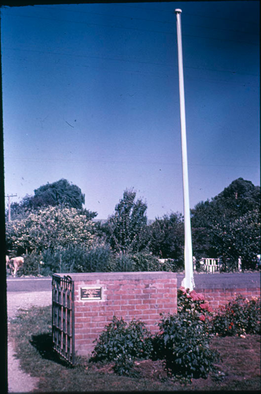 Waerenga-a-hika flagpole