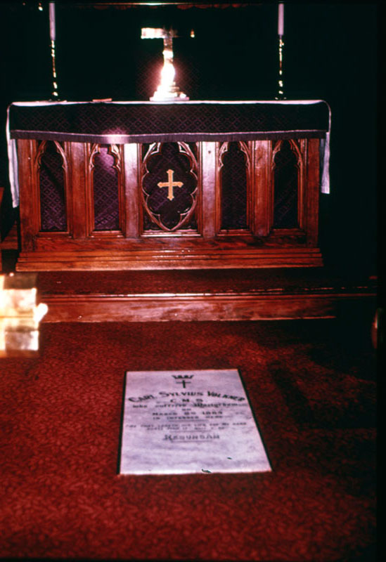 Volkner's grave memorial