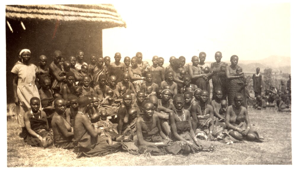 Mothers and babes at Kibondo