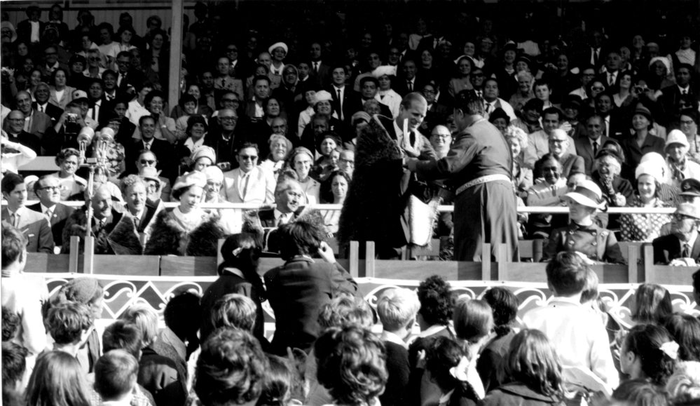 Presentation to the Duke of Edinburgh  by Bishop Manuhuia Bennett