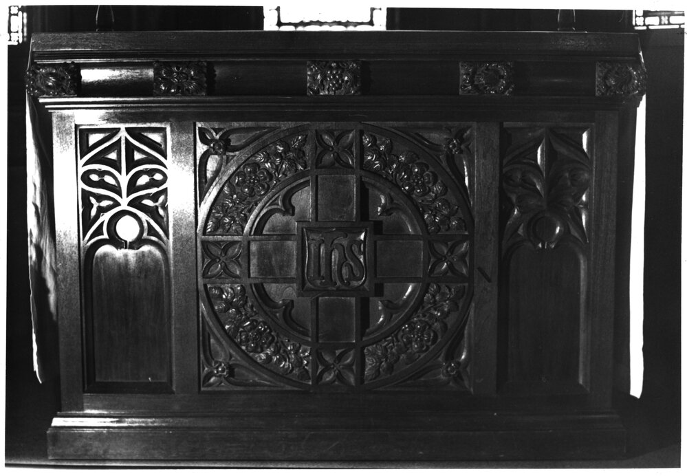 The altar in St John's College chapel 