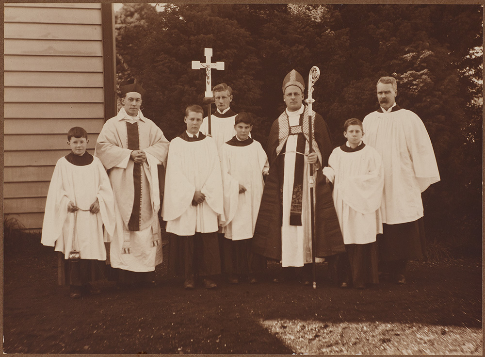 Unidentified clergy, Taumaranui