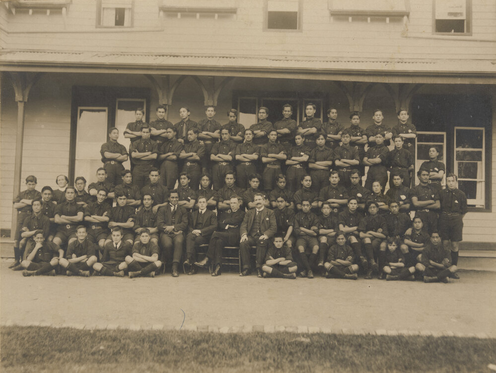 Te Aute College school and staff 1915 or 1918