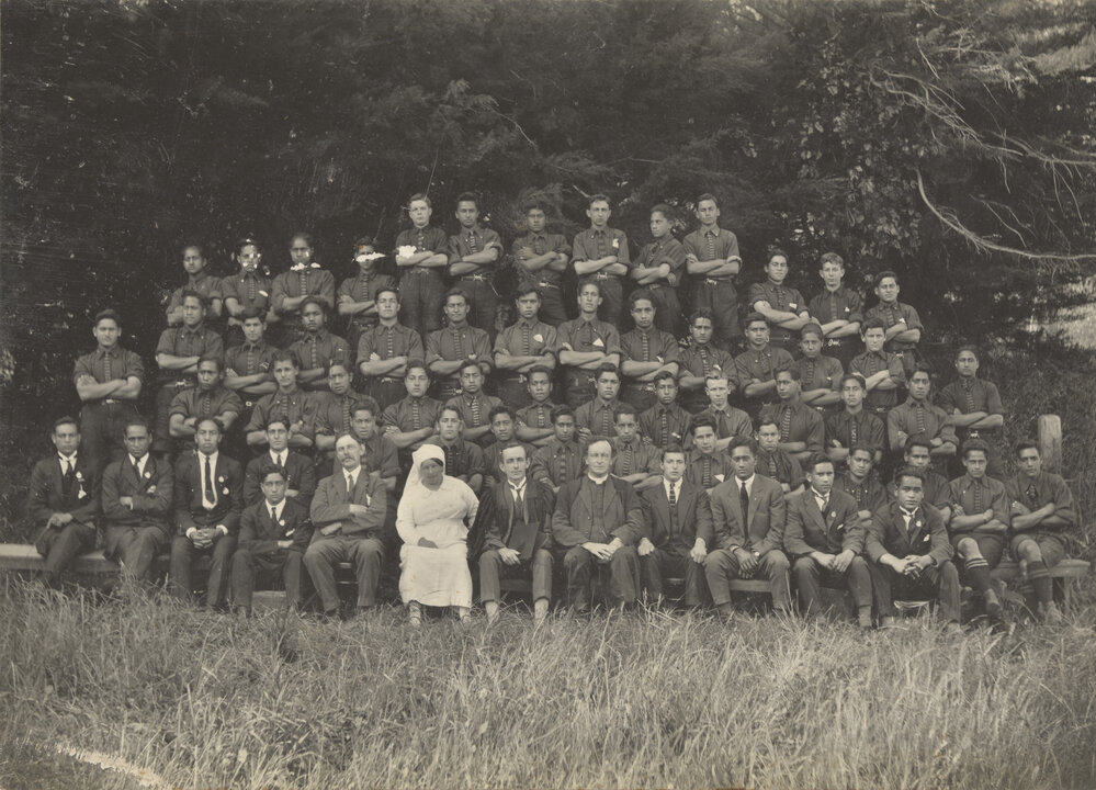 Te Aute College school and staff ? 1920 