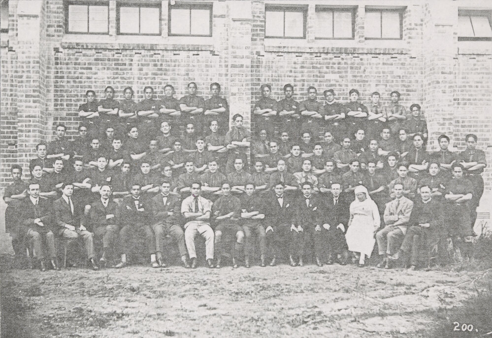 Te Aute College school and staff 1922  