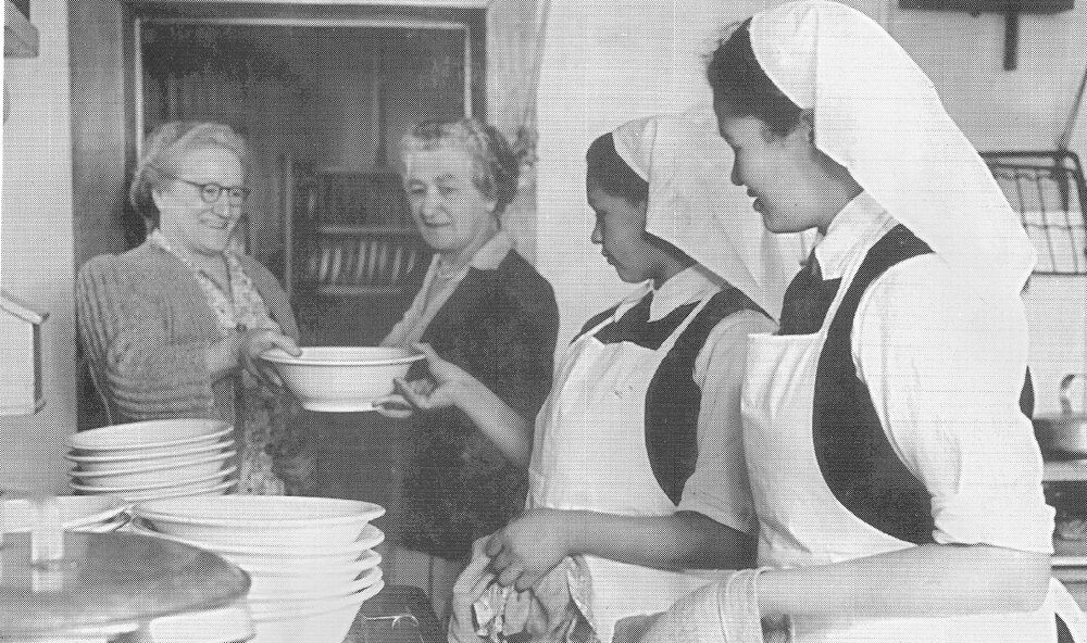 Hukarere students working in the kitchen