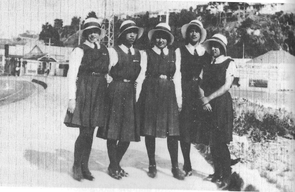 Hukarere students at the Napier railway station in 1932