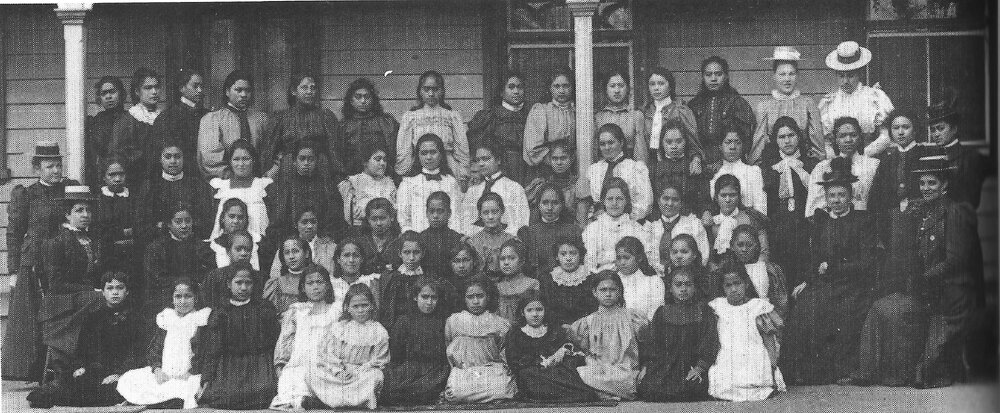 Early Hukarere students and teachers c 1900