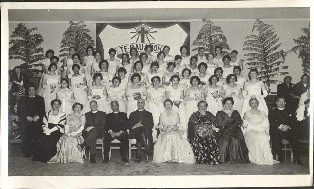 Debutante group, caption reads:  Te Rau-Aroha&rsquo; [Nelson Irving Ltd, Te Kuiti].