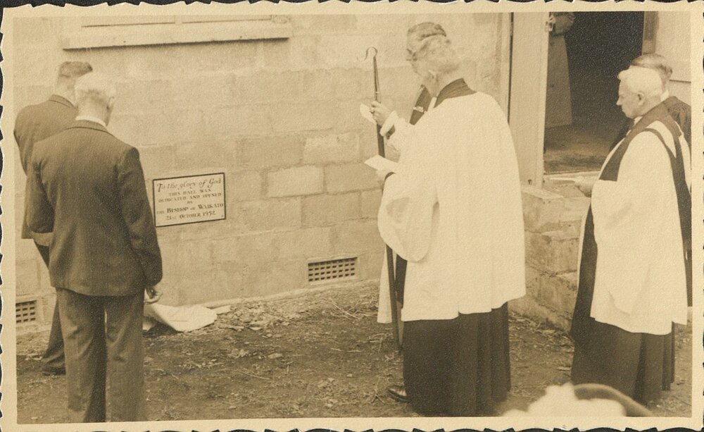 Opening of an unidentified concrete blockbuilding