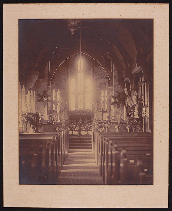 St Mary's New Plymouth interior of church with floral d&eacute;cor