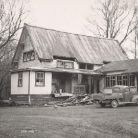 Te Aute College old building & old truck