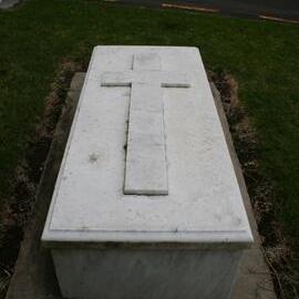 Elizabeth Annie Billing and Benjamin John Maclean Grave