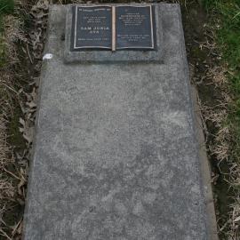 Sam Junia Ata Grave