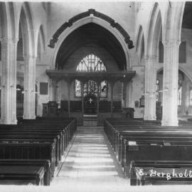 E.Bergholt Church - interior view 