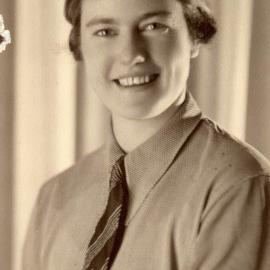 Portrait of a young woman, unidentified