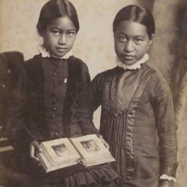 Portrait of Young Māori Women