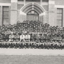 Te Aute College school and staff circa 1970