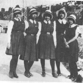 Hukarere students at the Napier railway station in 1932