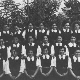 Hukarere student group that toured the South Island with Miss Hunter in 1955